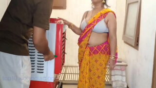 XXX Cooler repair man fuck Desi bhabhi in balcony